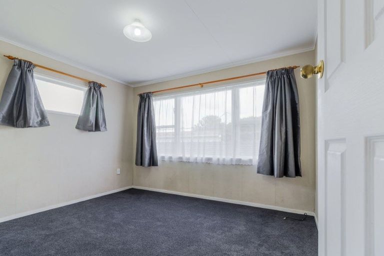 Photo of property in 18 Abraham Crescent, Milson, Palmerston North, 4414