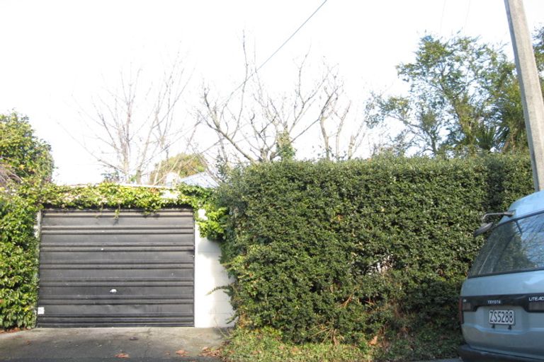 Photo of property in 94 Holly Road, St Albans, Christchurch, 8014