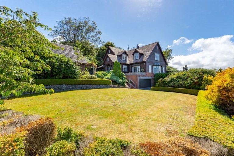 Photo of property in 92 Viewmont Drive, Harbour View, Lower Hutt, 5010
