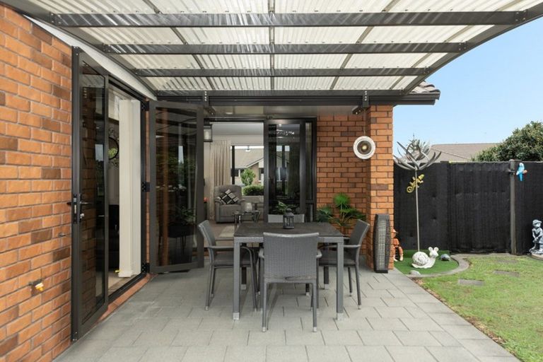 Photo of property in 5 Seabreeze Place, Papamoa Beach, Papamoa, 3118
