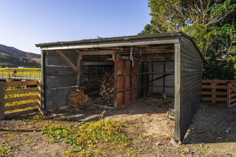 Photo of property in 3 Nicks Head Station Road, Muriwai, Gisborne, 4072