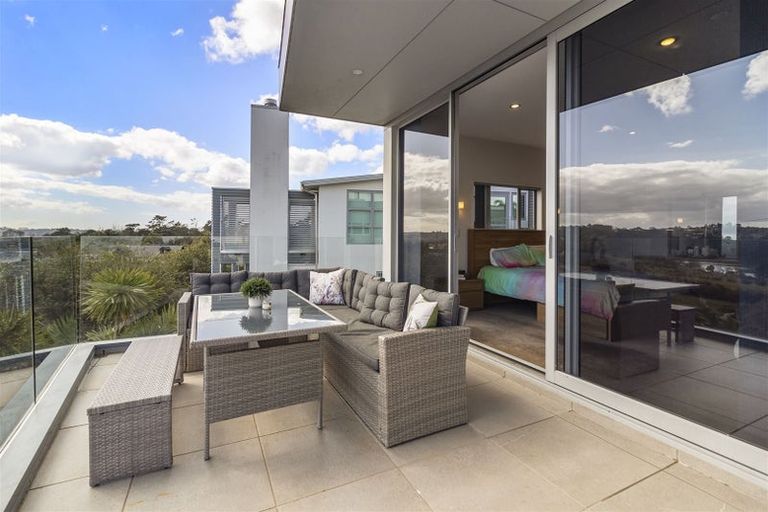 Photo of property in 146 Kittiwake Drive, Schnapper Rock, Auckland, 0632