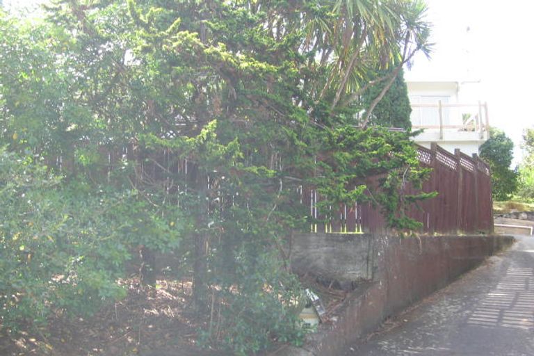 Photo of property in 81 Ayton Drive, Totara Vale, Auckland, 0629