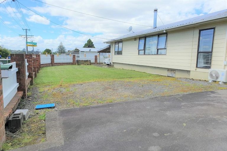 Photo of property in 109 Rathgar Road, Henderson, Auckland, 0610