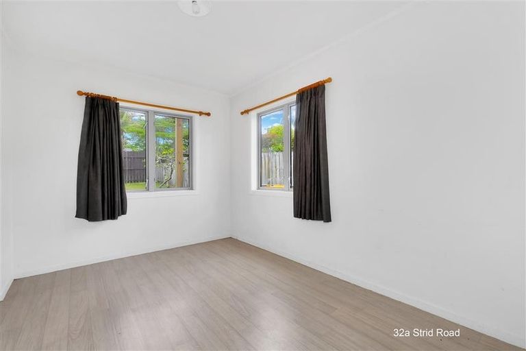 Photo of property in 32 Strid Road, Te Atatu South, Auckland, 0610