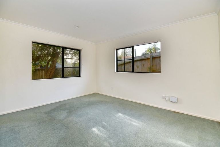 Photo of property in 1/20 Greta Place, Stanmore Bay, Whangaparaoa, 0932