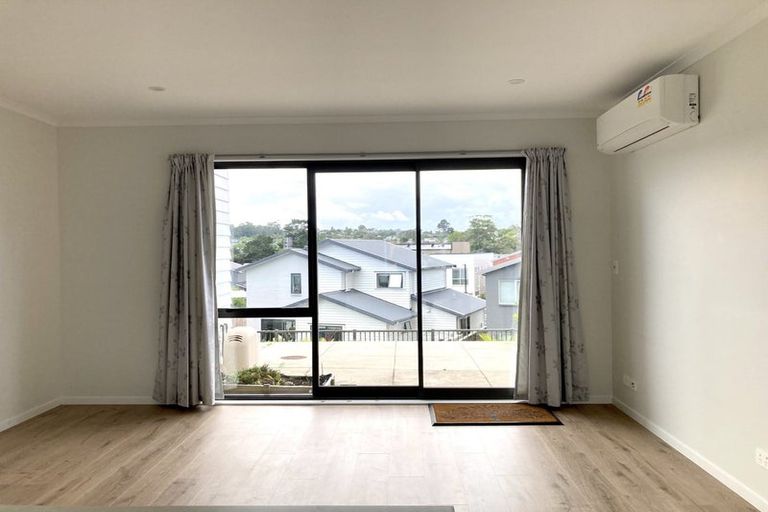 Photo of property in 66 Manutewhau Road, Massey, Auckland, 0614