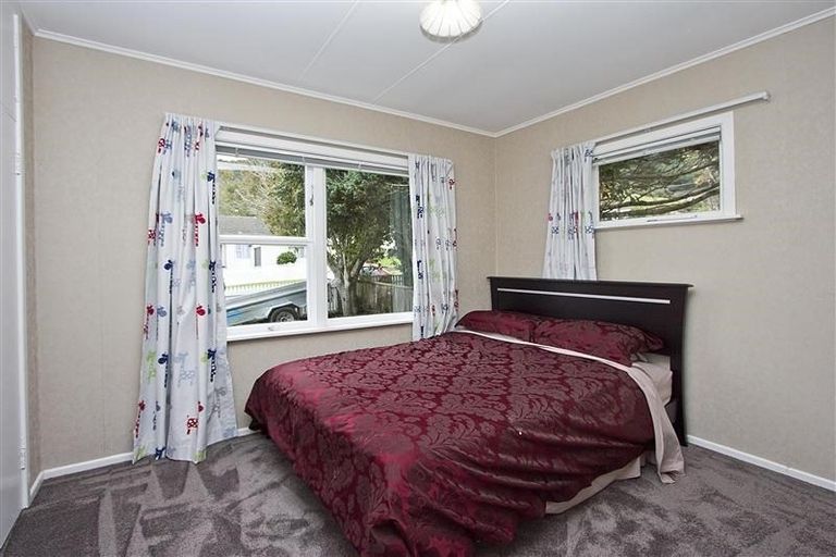 Photo of property in 10 Gardiner Grove, Wainuiomata, Lower Hutt, 5014