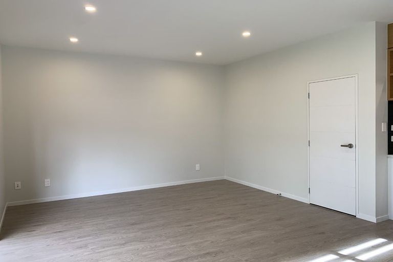 Photo of property in 1/18 Kaimai Avenue, Massey, Auckland, 0614