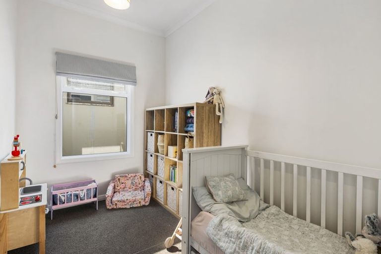 Photo of property in 16 Rua Street, Lyall Bay, Wellington, 6022