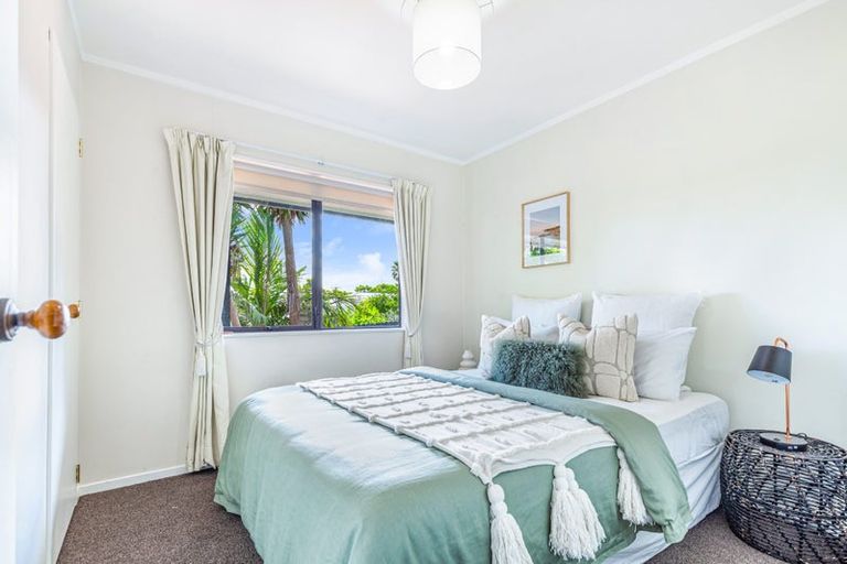 Photo of property in 91a/2 Beach Road, Te Atatu Peninsula, Auckland, 0610