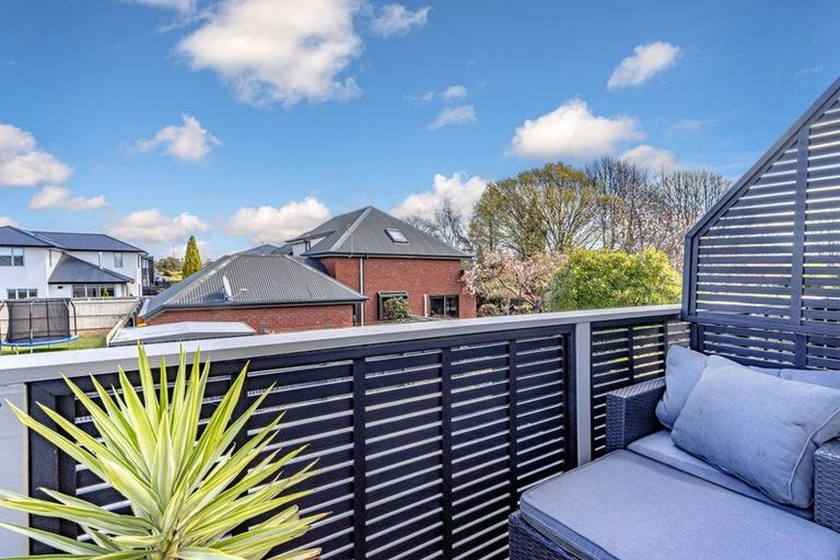 Photo of property in 2/23 Blighs Road, Strowan, Christchurch, 8052