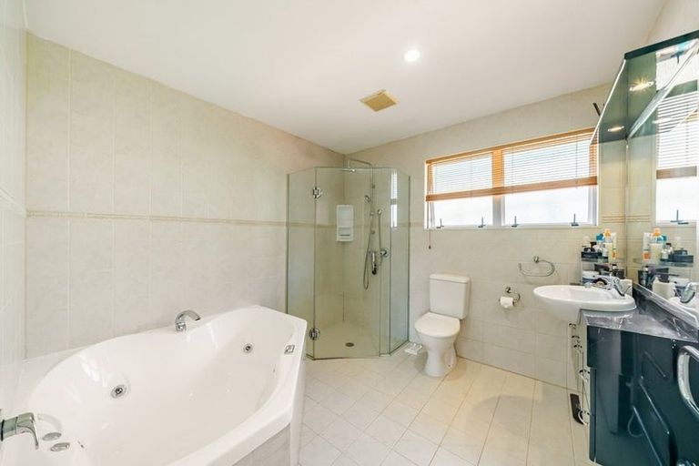 Photo of property in 14 Sylvan Way, Silverstream, Upper Hutt, 5019