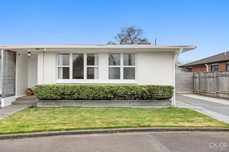 Photo of property in 1/1 Saulbrey Grove, Woburn, Lower Hutt, 5010