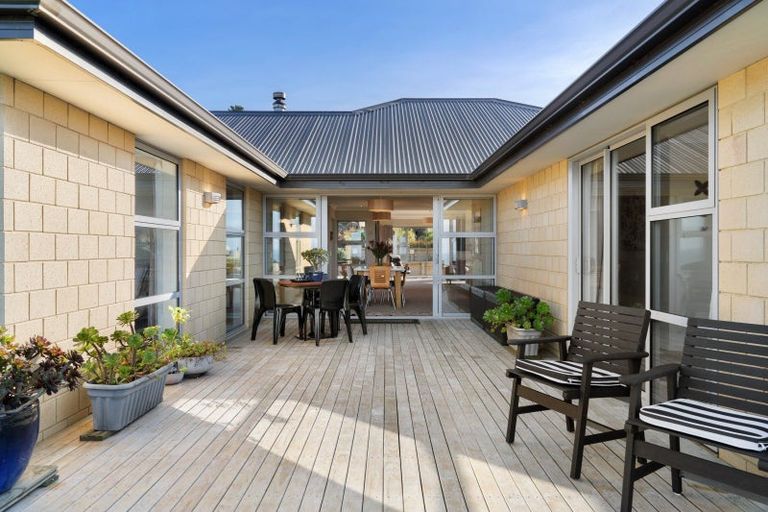 Photo of property in 37 Highgrove, Saint Clair, Dunedin, 9012