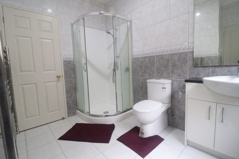 Photo of property in 36 Newbury Place, Schnapper Rock, Auckland, 0632