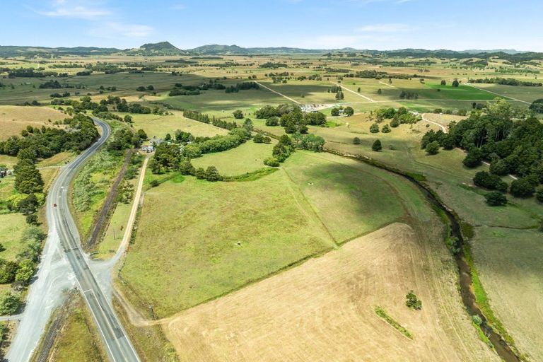 Photo of property in 2143 State Highway 1, Hukerenui, Hikurangi, 0182