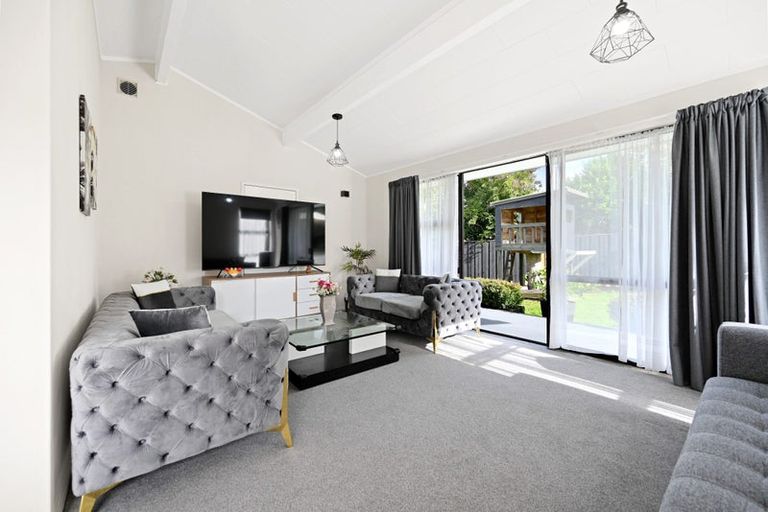 Photo of property in 8 Lorraine Place, Glenview, Hamilton, 3206
