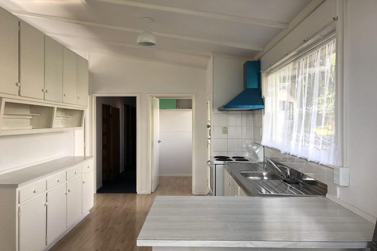 Photo of property in 51 Normanton Street, Glenfield, Auckland, 0629