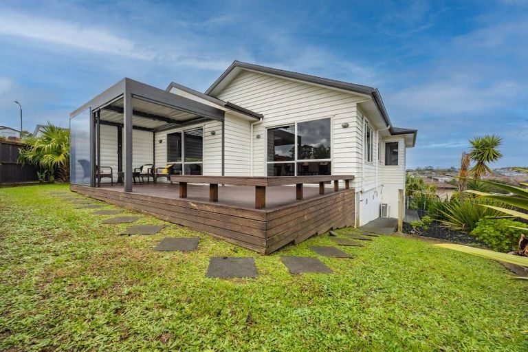 Photo of property in 21 Hornbill Drive, Fairview Heights, Auckland, 0632