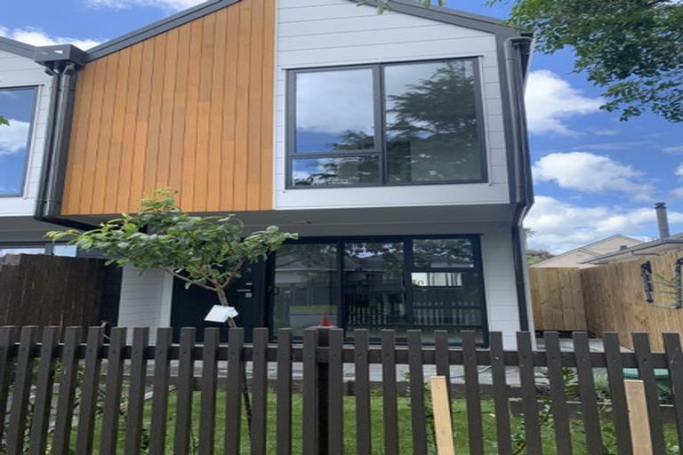 Photo of property in 3/20 Moor Avenue, Te Atatu Peninsula, Auckland, 0610