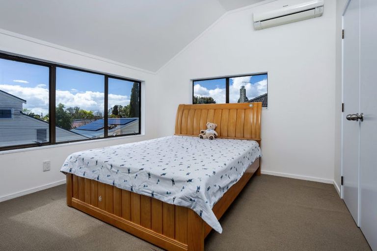 Photo of property in 2/189 Onewa Road, Birkenhead, Auckland, 0626