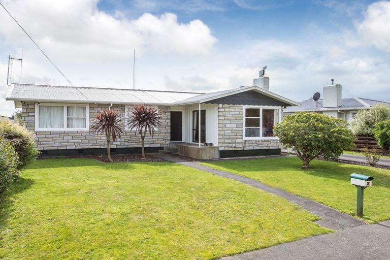 Photo of property in 43 Sutherland Crescent, Westbrook, Palmerston North, 4412