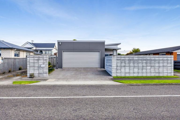 Photo of property in 17 Victoria Street, Hawera, 4610