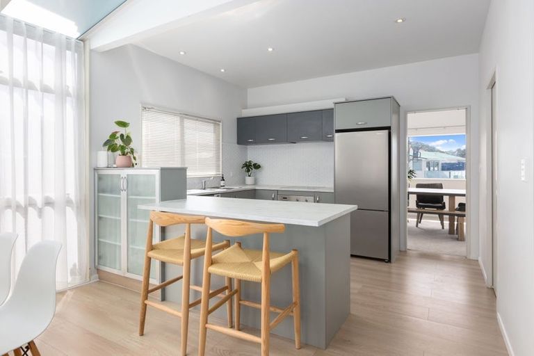 Photo of property in 18 Beach Road, Plimmerton, Porirua, 5026