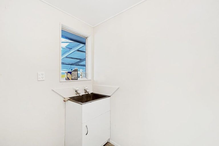 Photo of property in 27 Cross Street, Castlecliff, Whanganui, 4501