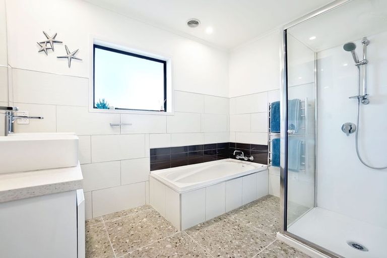 Photo of property in 2/403 Hibiscus Coast Highway, Orewa, 0931