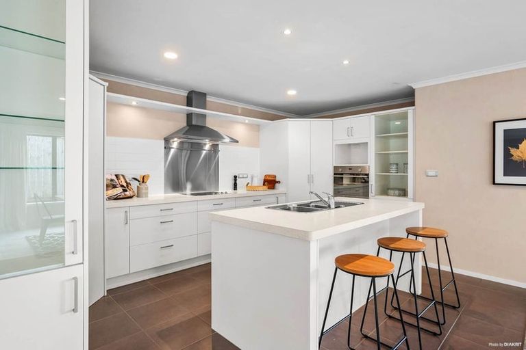 Photo of property in 41 Ina Ville Drive, Pukekohe, 2120