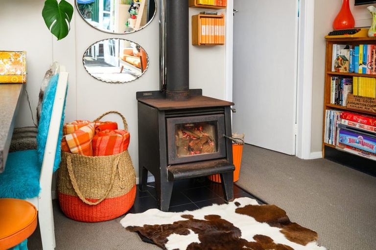 Photo of property in 15 Hall Place, Foxton Beach, Foxton, 4815