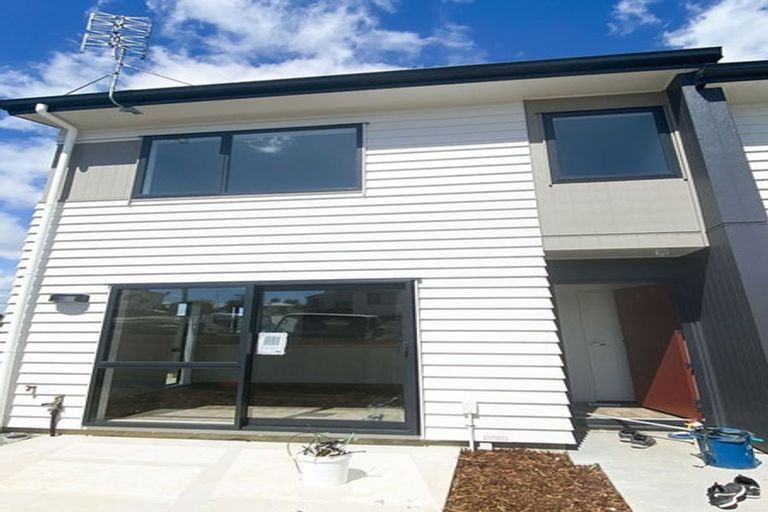 Photo of property in 30 Matawhanga Drive, Wattle Downs, Auckland, 2103