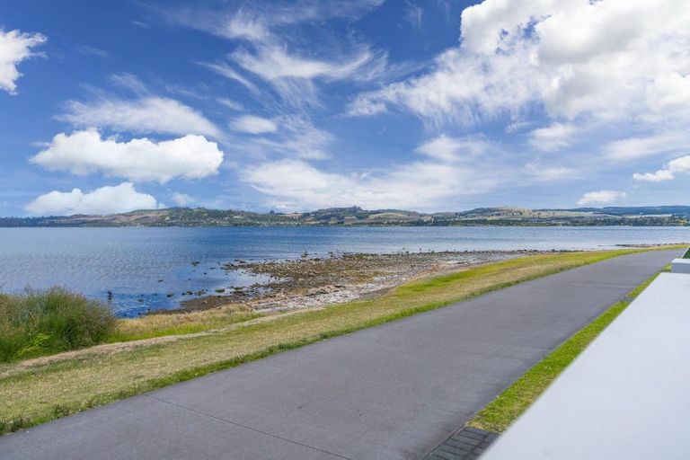Photo of property in 10/225 Lake Terrace, Waipahihi, Taupo, 3330