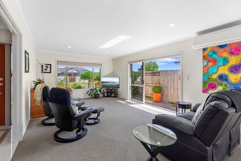 Photo of property in 16 Popata Close, Papamoa Beach, Papamoa, 3118