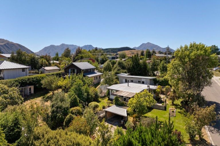 Photo of property in 6 Matai Road, Wanaka, 9305