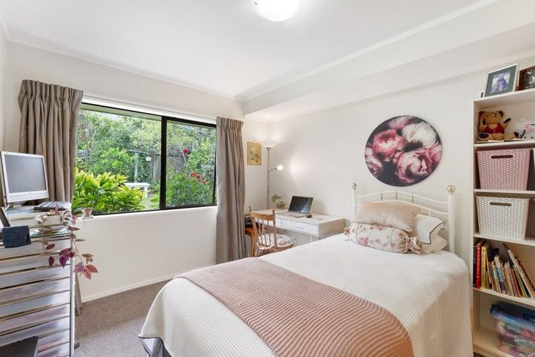 Photo of property in 2 Amokura Street, Waikanae, 5036