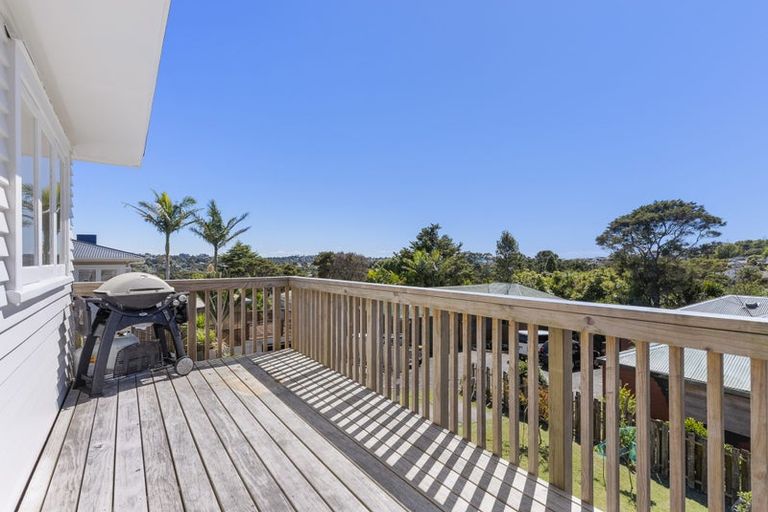 Photo of property in 1/23 Stanley Road, Glenfield, Auckland, 0629