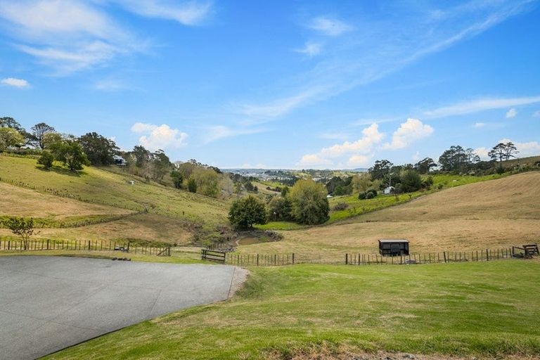 Photo of property in 183 Spur Road, Stillwater, Silverdale, 0993
