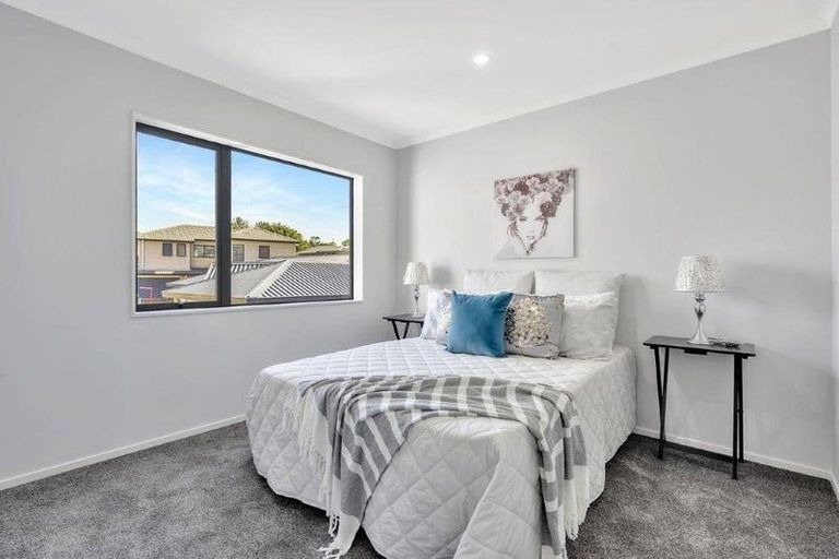 Photo of property in 1/72 Howe Street, Howick, Auckland, 2014