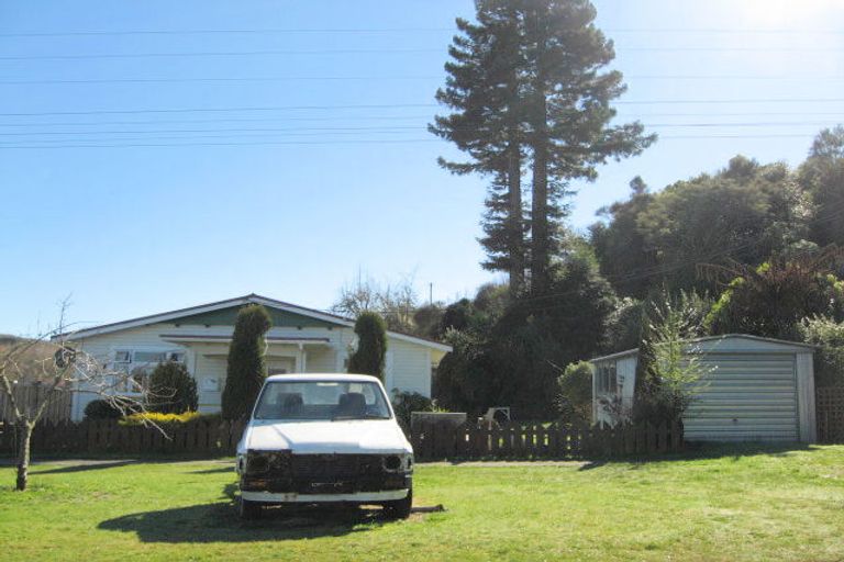 Photo of property in 13 Rangatira Road, Hunterville, 4730