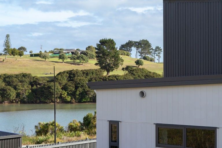 Photo of property in 2 Taeore Lane, Raglan, 3225