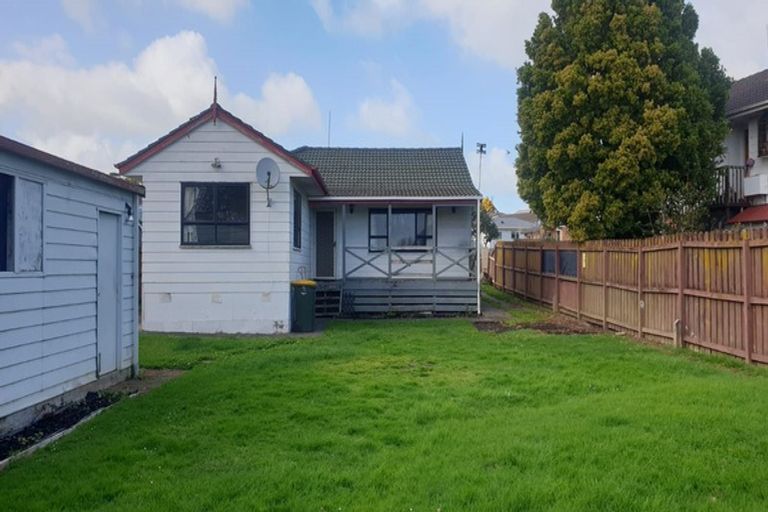 Photo of property in 42 Kopara Place, Clendon Park, Auckland, 2103