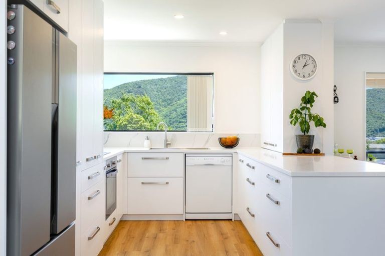 Photo of property in 108 Moana View Road, Waikawa, Picton, 7220