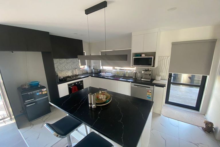 Photo of property in 7b Poruru Close, Papakura, 2110