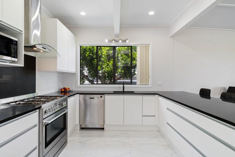 Photo of property in 16 Prospect Terrace, Pukekohe, 2120