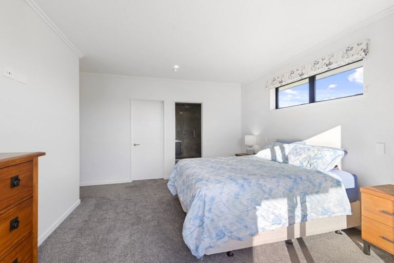 Photo of property in 17 Chimango Place, Rolleston, 7615