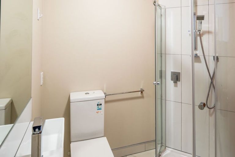 Photo of property in 1a Anderson Terrace, Mount Cook, Wellington, 6021