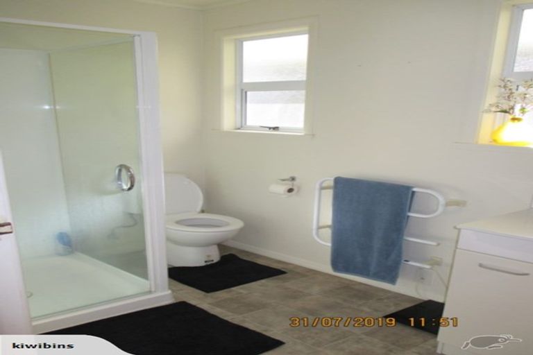 Photo of property in 90 Kenmore Street, Newlands, Wellington, 6037